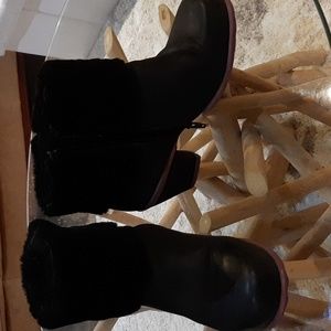 Fluevog size 10 winter boot with 2.75" heel and black "fur" trim